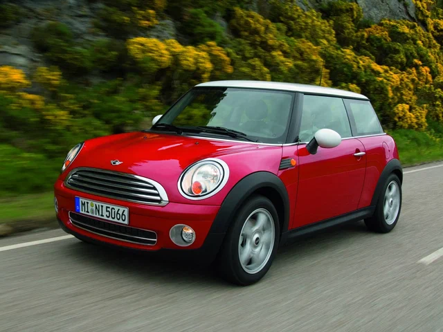 Фото MINI Hatch 3-door II (R56)
