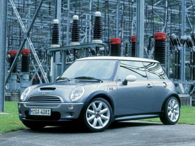 Фото MINI Hatch 3-door I (R50)