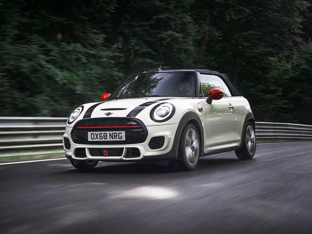 Фото Mini Cabrio III Рестайлинг