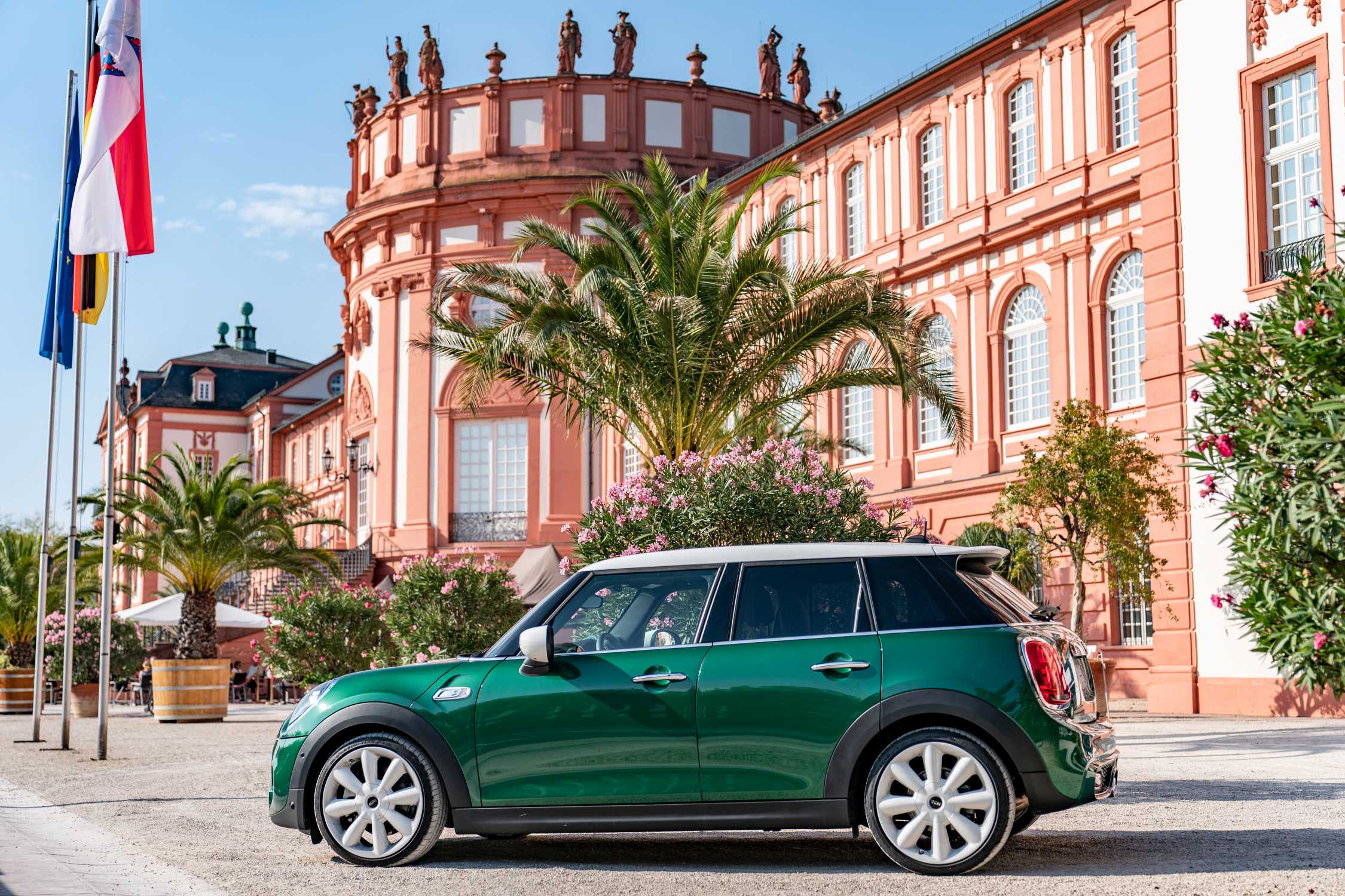 Фото MINI 5-door III (F55/F56)