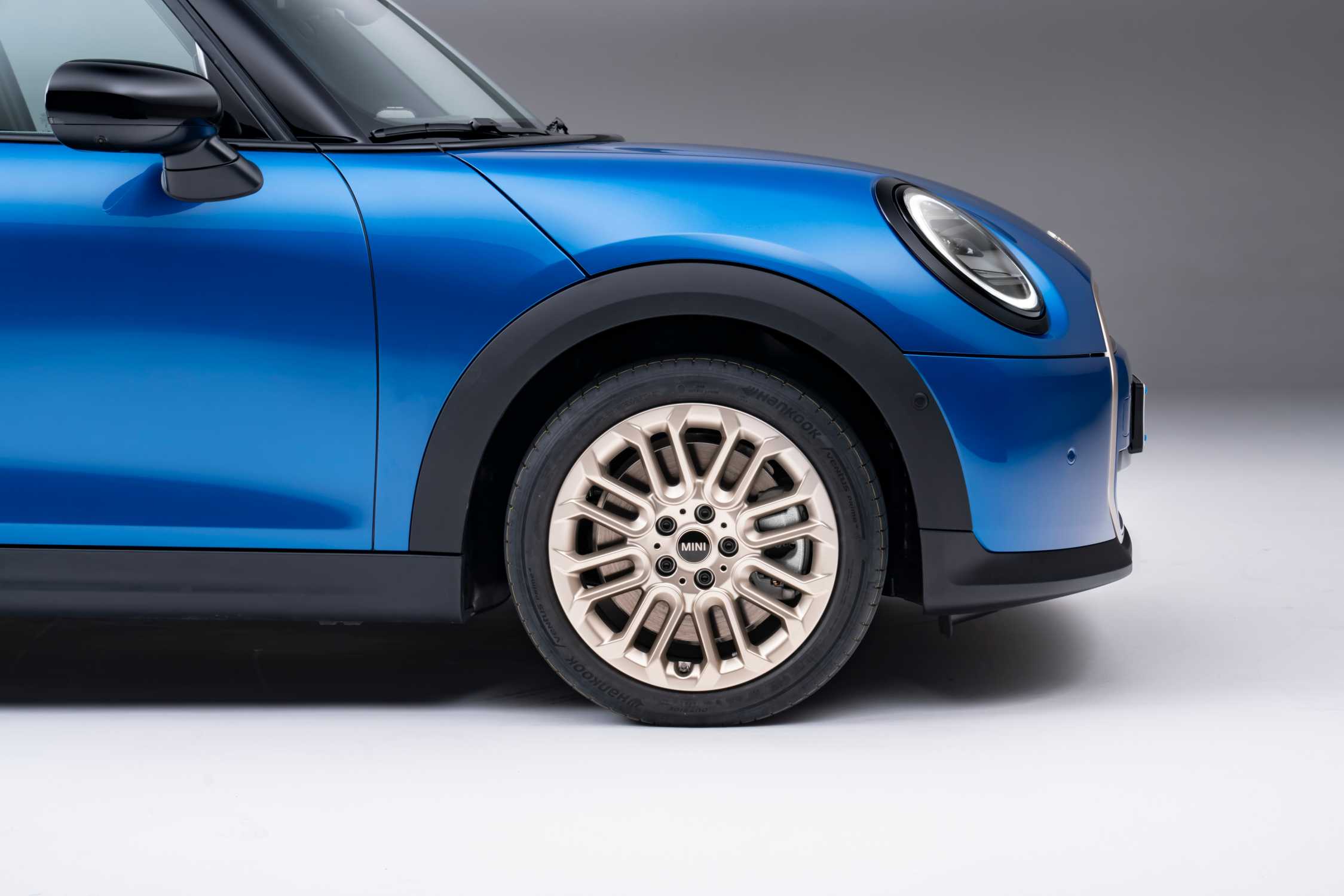 Фото MINI 5-door III (F55/F56) Рестайлинг 2