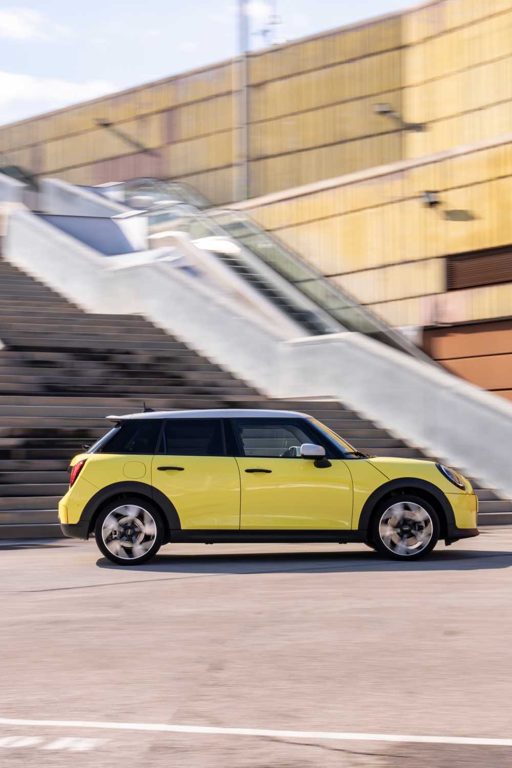 Фото модели MINI 5-door